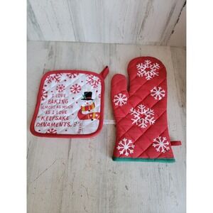 Hallmark red snowflake oven mitts set kitchen snowman Xmas home decor